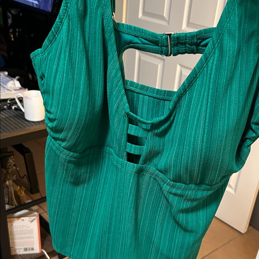 Green Sleeveless Top